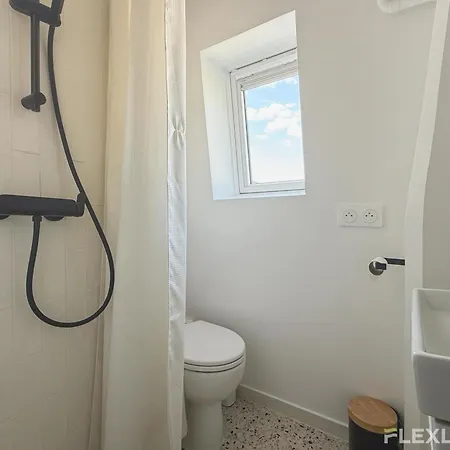 Apartment Bright With Open View Voltaire 11th Paris