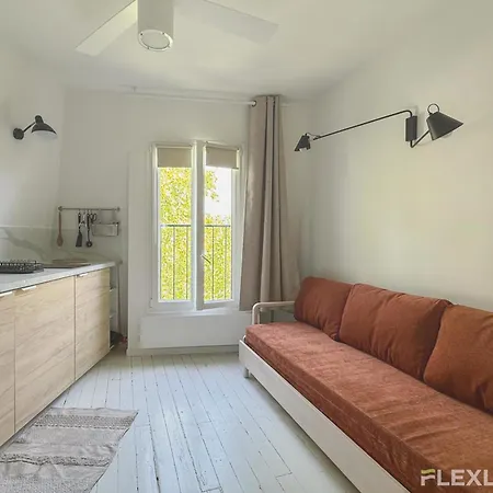 Bright With Open View Voltaire 11th Apartment