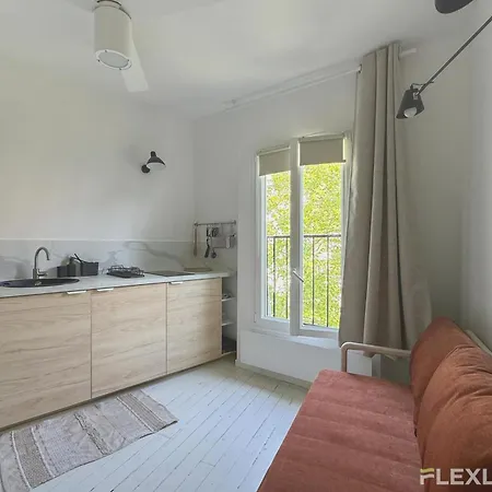 Bright With Open View Voltaire 11th Apartment *